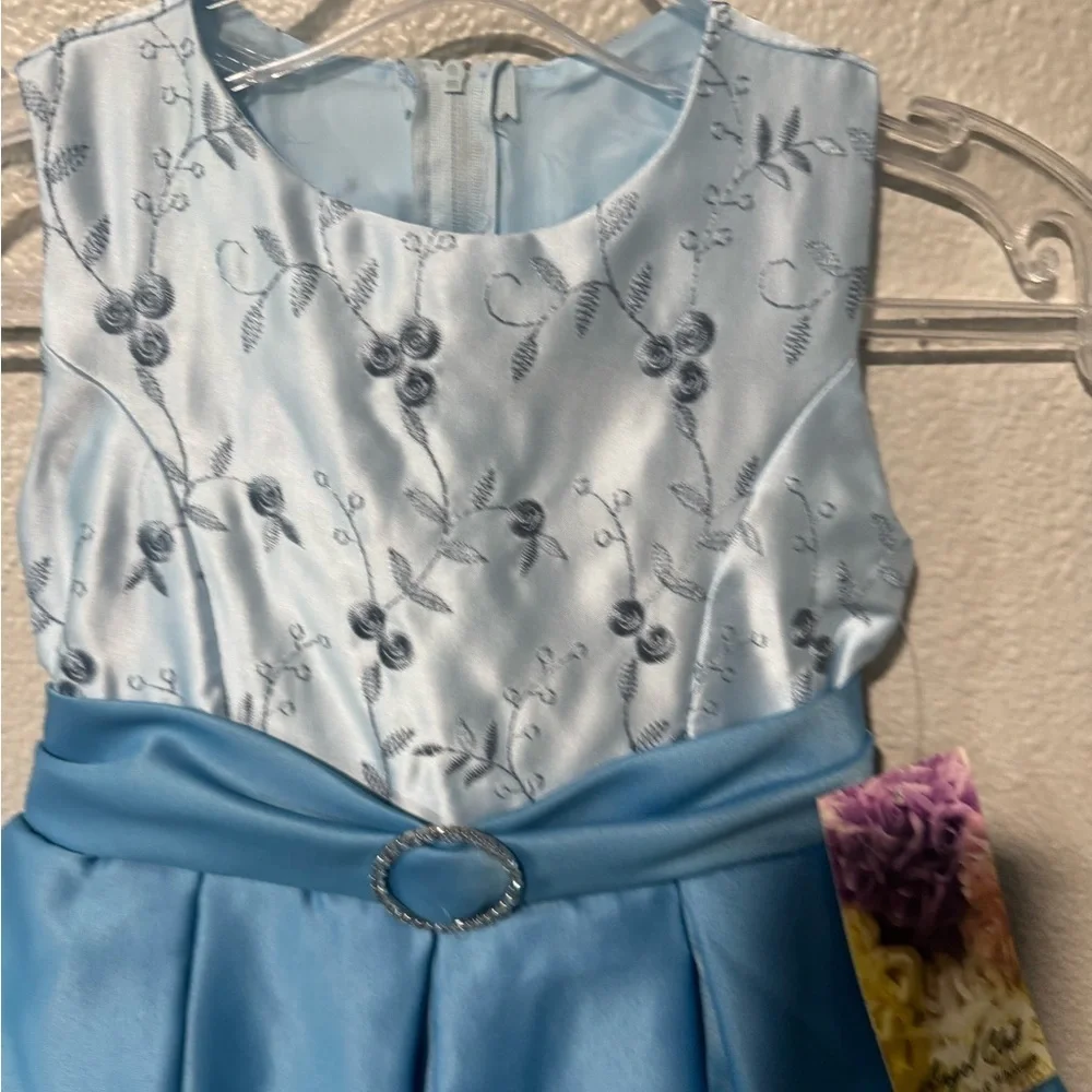 ANGEL CLUB Elegant light Blue formal Sleeveless embroidered Dress size 4